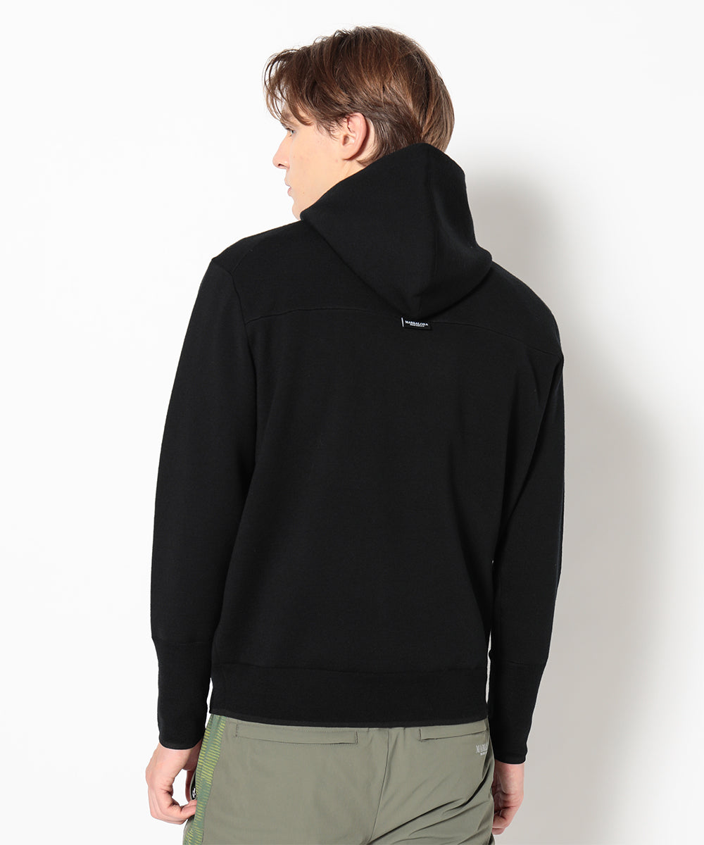 モデル:身長187cm,チェスト94cm,ウエスト76cm,ヒップ94cm,着用サイズ:L