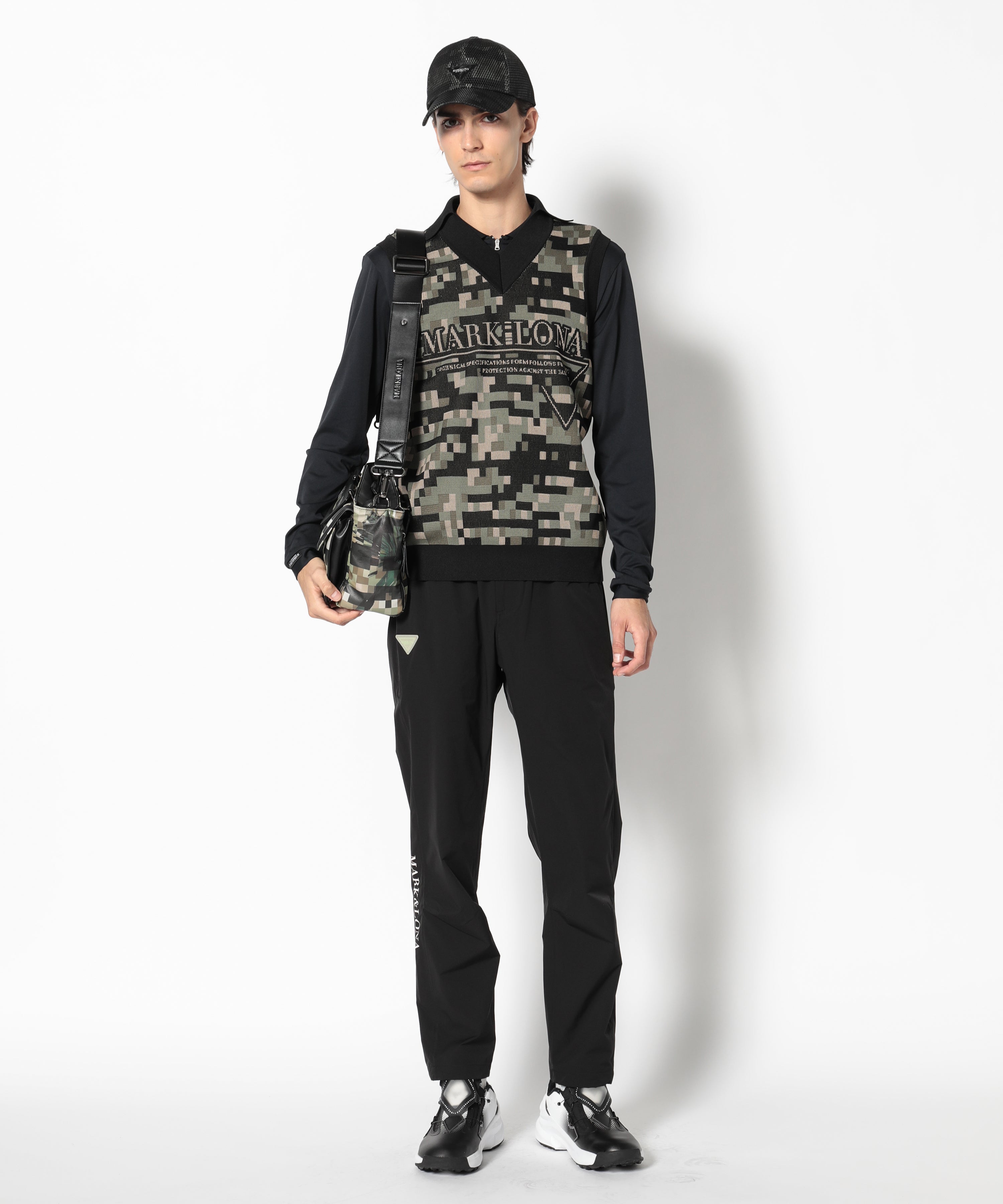 モデル:身長187cm,チェスト93cm,ウエスト78cm,ヒップ93cm,着用サイズL