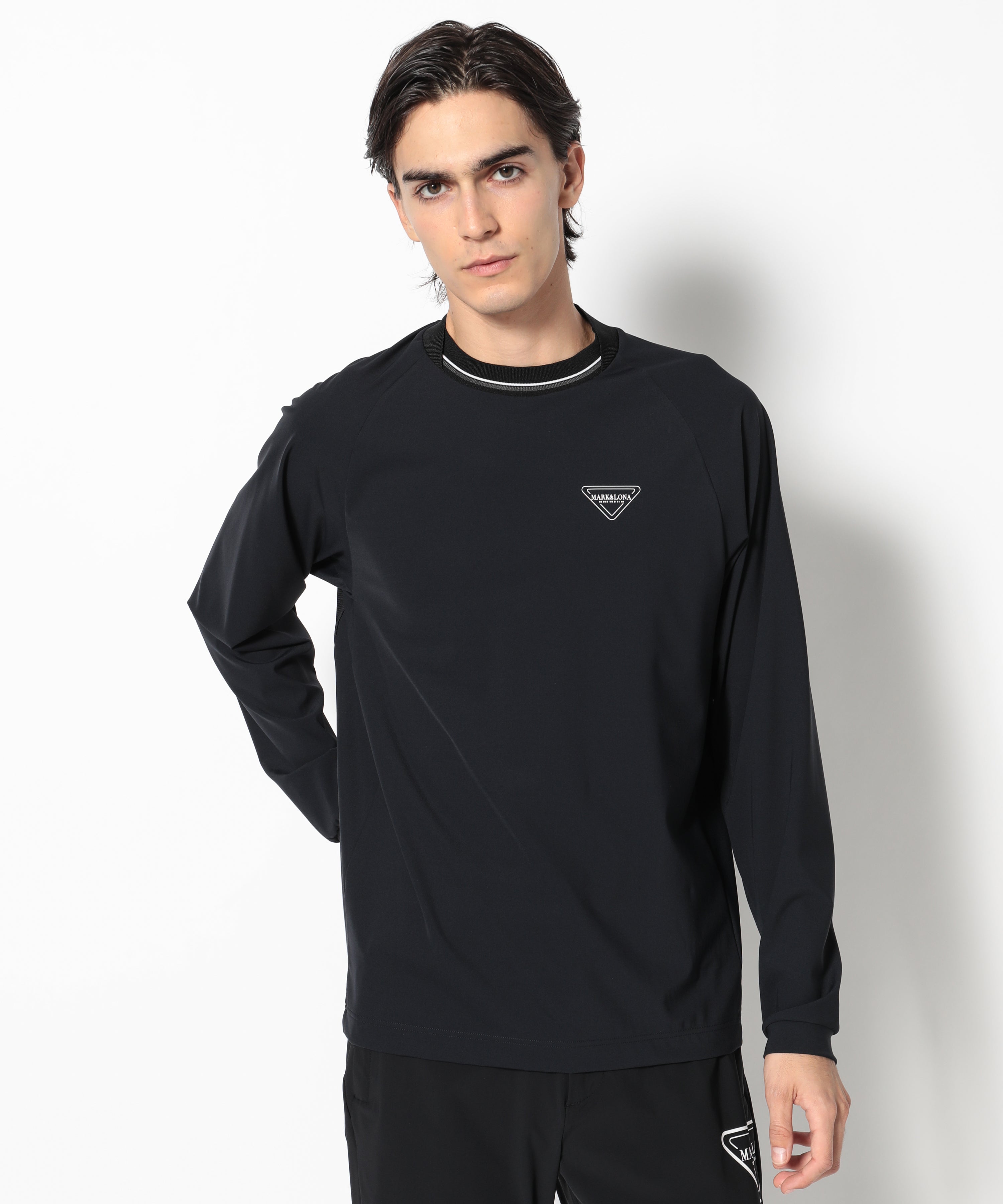 モデル:身長187cm,チェスト93cm,ウエスト78cm,ヒップ93cm,着用サイズL