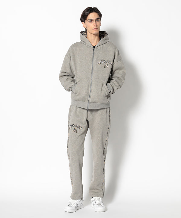 モデル:身長187cm,チェスト93cm,ウエスト78cm,ヒップ93cm,着用サイズL