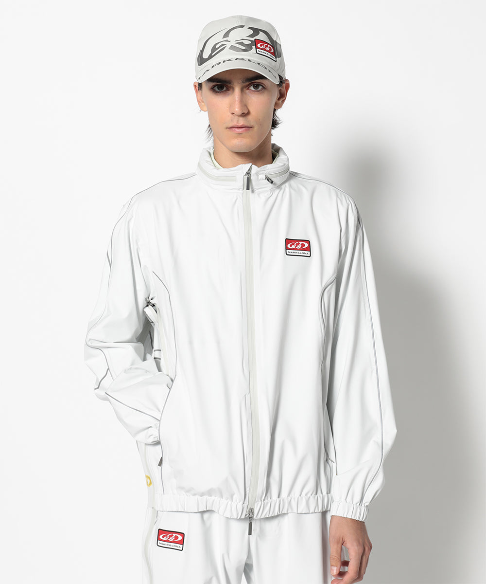 モデル:身長187cm,チェスト93cm,ウエスト78cm,ヒップ93cm,着用サイズL