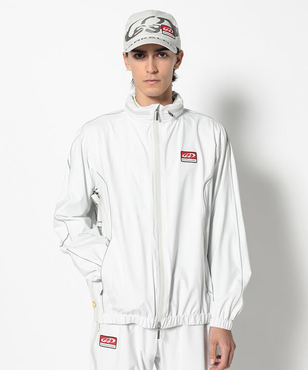 モデル:身長187cm,チェスト93cm,ウエスト78cm,ヒップ93cm,着用サイズL