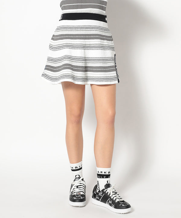 モデル:身長174cm,バスト77cm,ウエスト60cm,ヒップ88cm, 着用サイズM