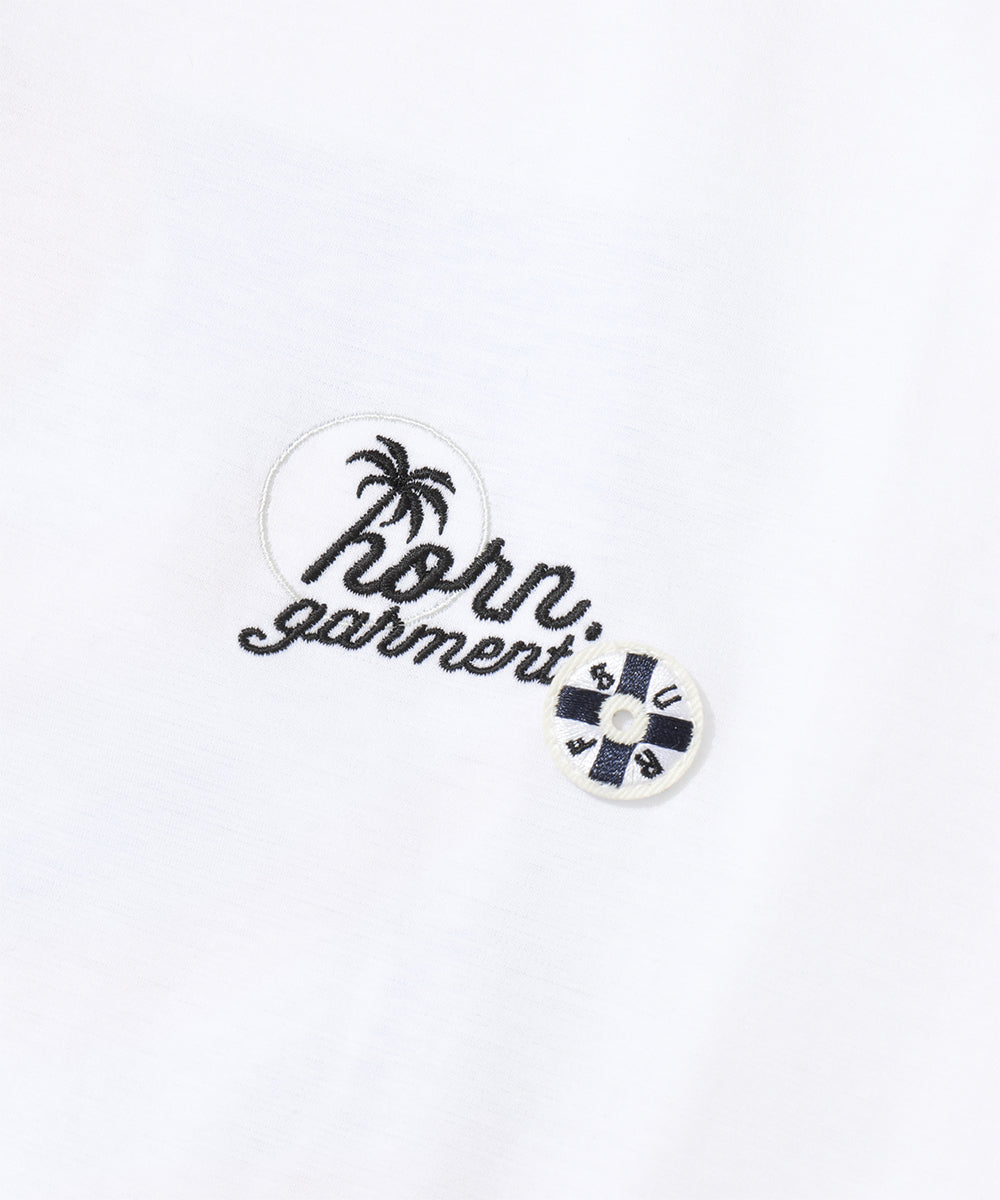 Retro Island Graphic Mock Tee