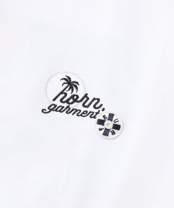 Retro Island Graphic Mock Tee