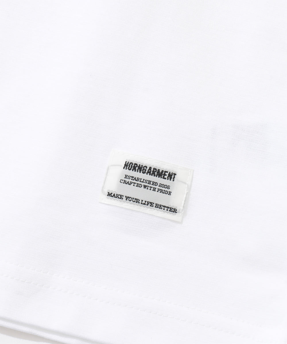 Retro Island Graphic Mock Tee