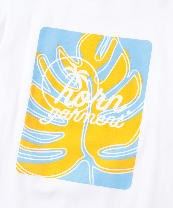 Retro Island Graphic Mock Tee