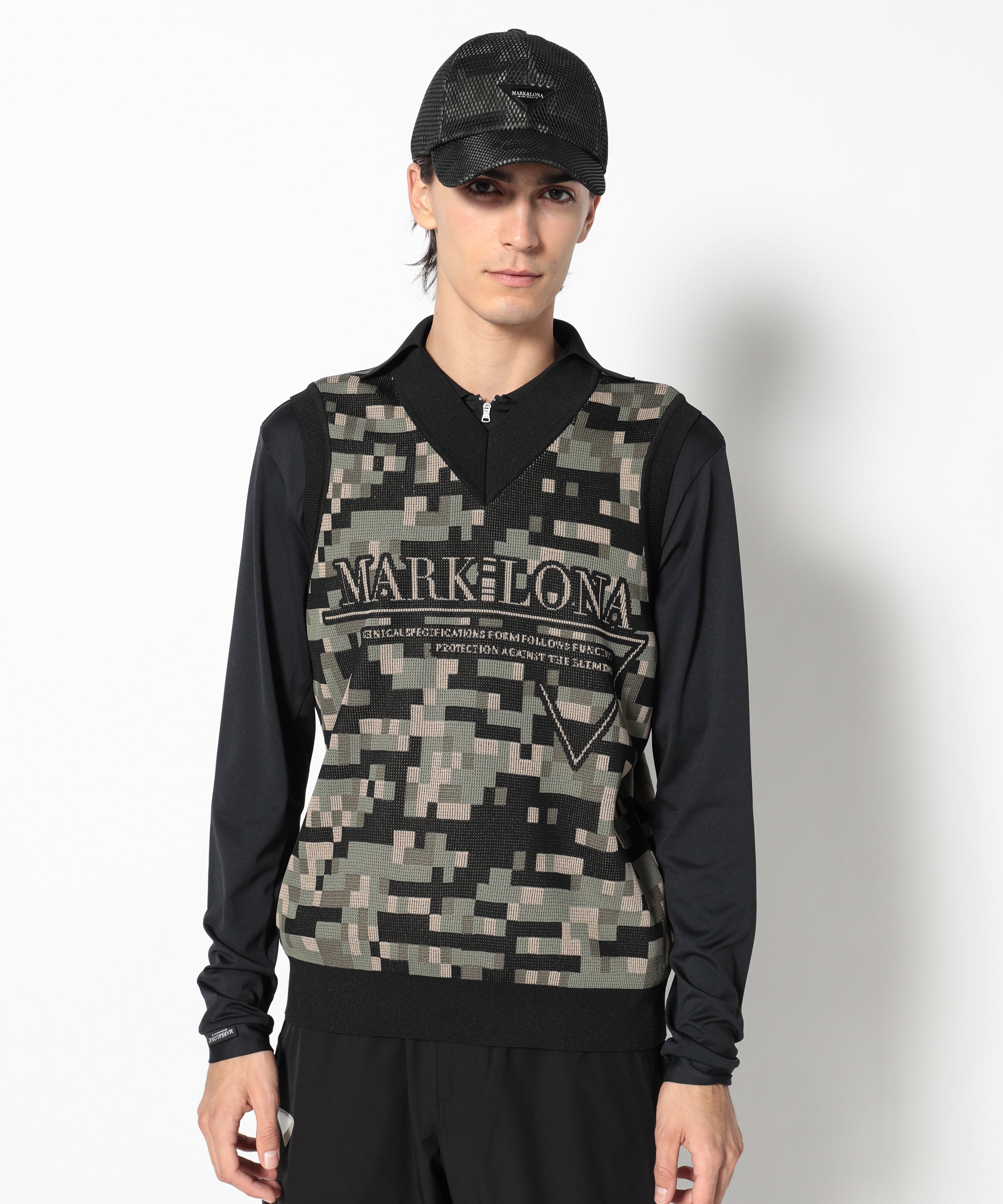 モデル:身長187cm,チェスト93cm,ウエスト78cm,ヒップ93cm,着用サイズL