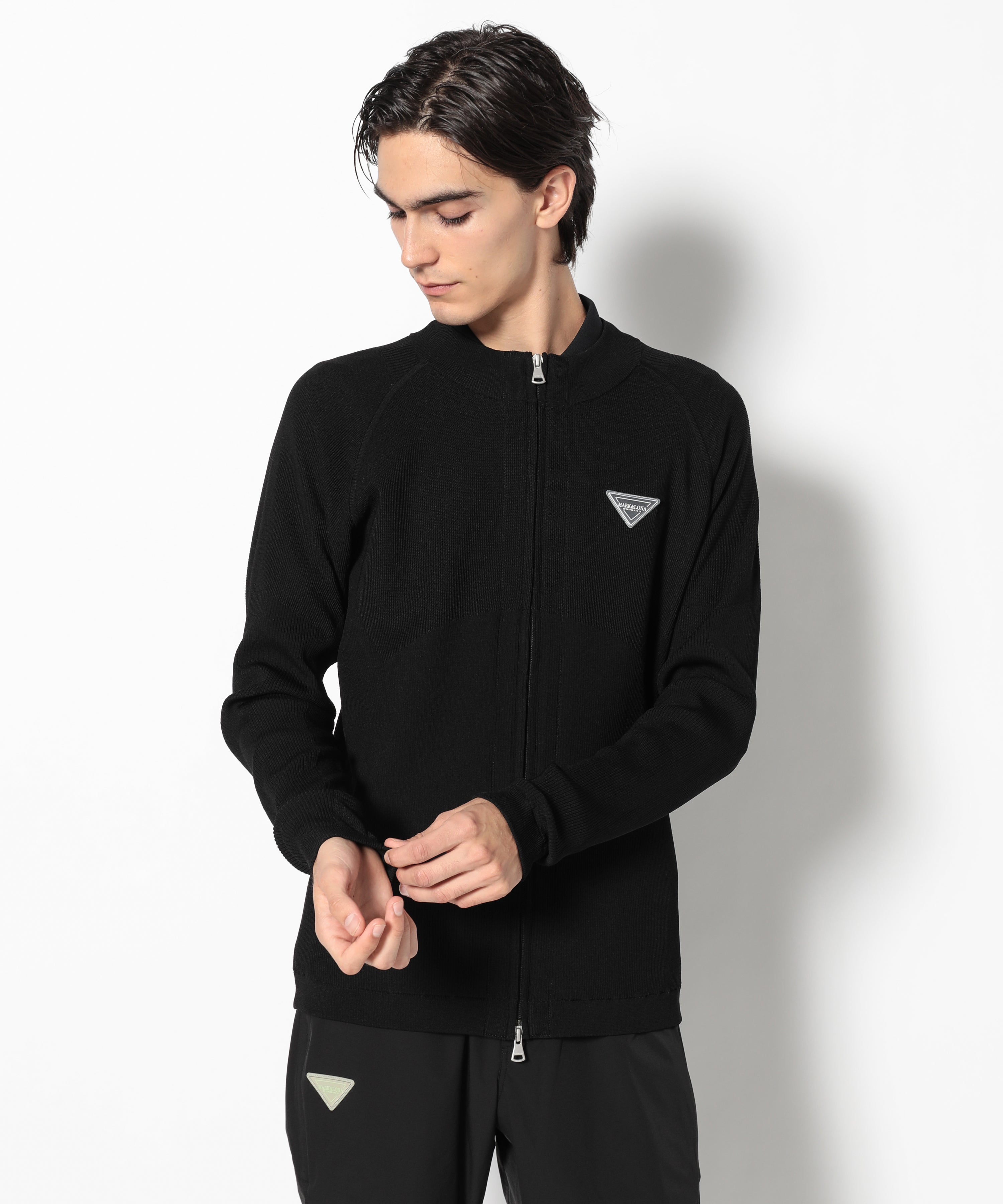 モデル:身長187cm,チェスト93cm,ウエスト78cm,ヒップ93cm,着用サイズL