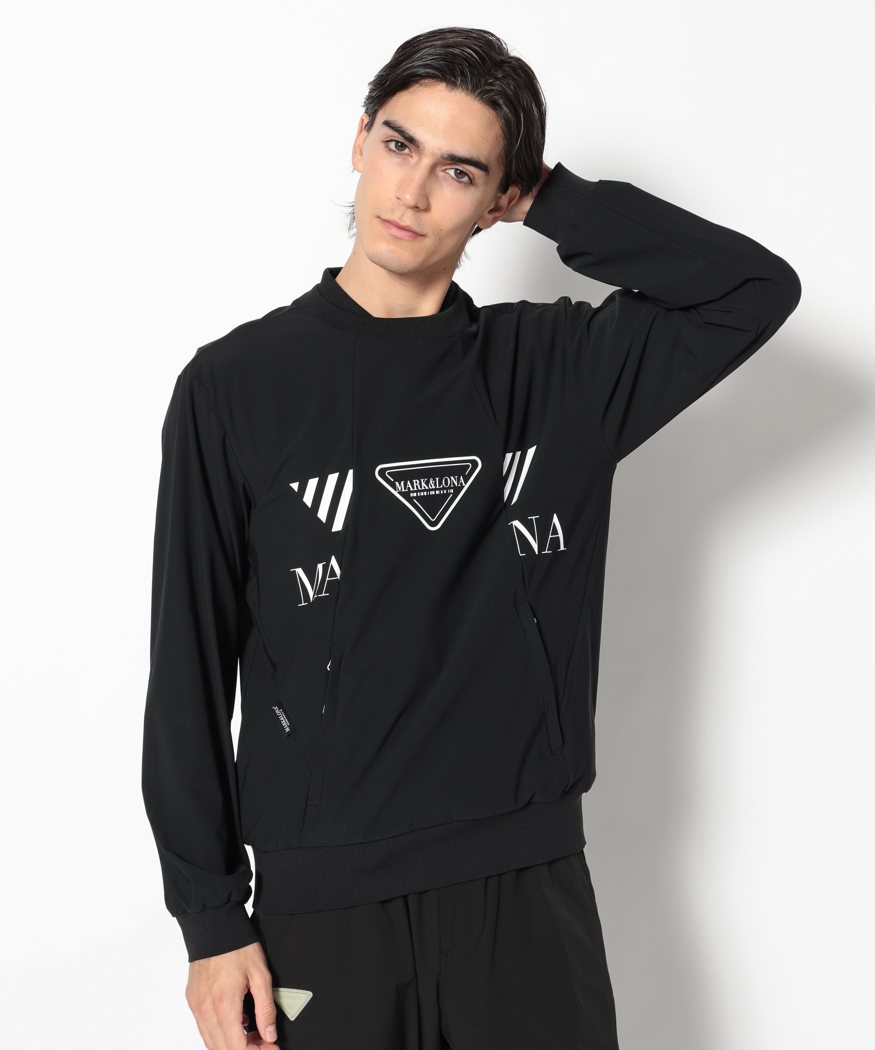 モデル:身長187cm,チェスト93cm,ウエスト78cm,ヒップ93cm,着用サイズL