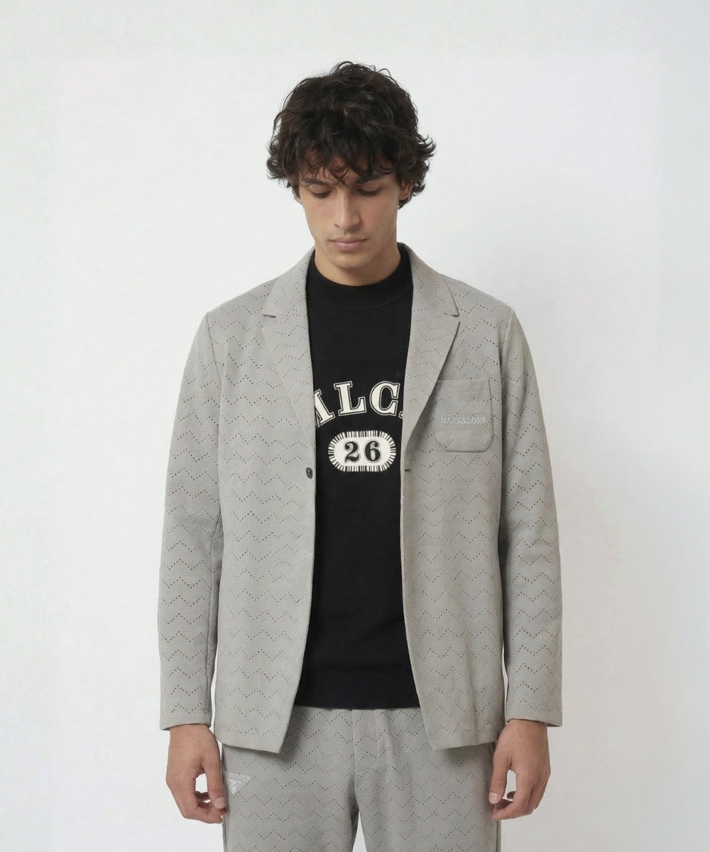 モデル:身長183cm, チェスト98cm, ウエスト78cm, ヒップ93cm 着用サイズL