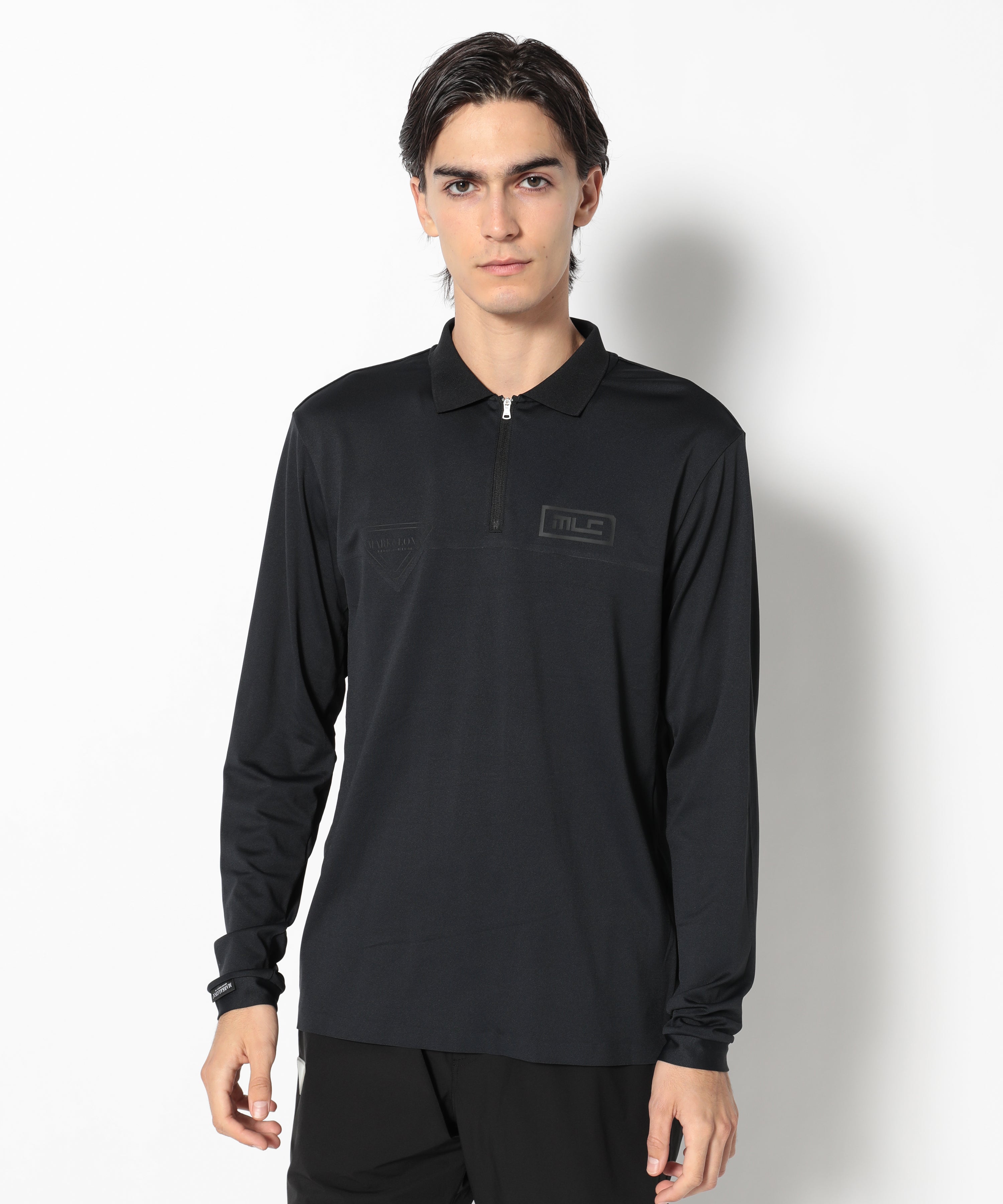 モデル:身長187cm,チェスト93cm,ウエスト78cm,ヒップ93cm,着用サイズL