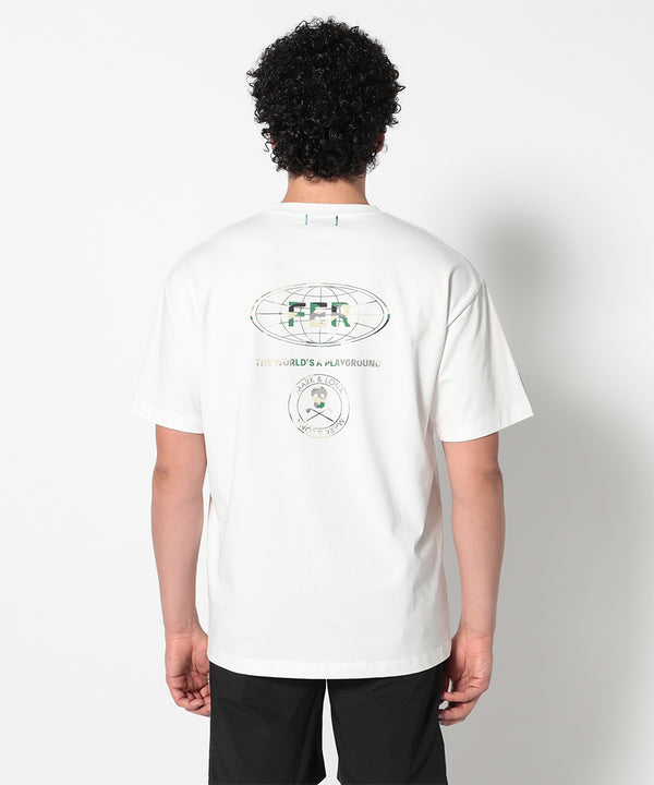 モデル:身長185cm,チェスト92cm,ウエスト77cm,ヒップ94cm,着用サイズL