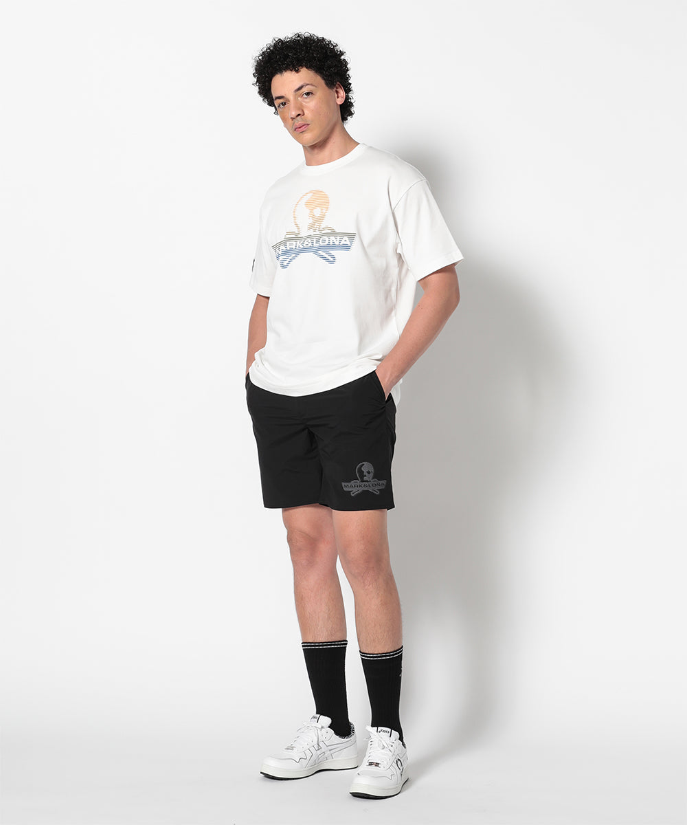 モデル:身長185cm,チェスト92cm,ウエスト77cm,ヒップ94cm,着用サイズL