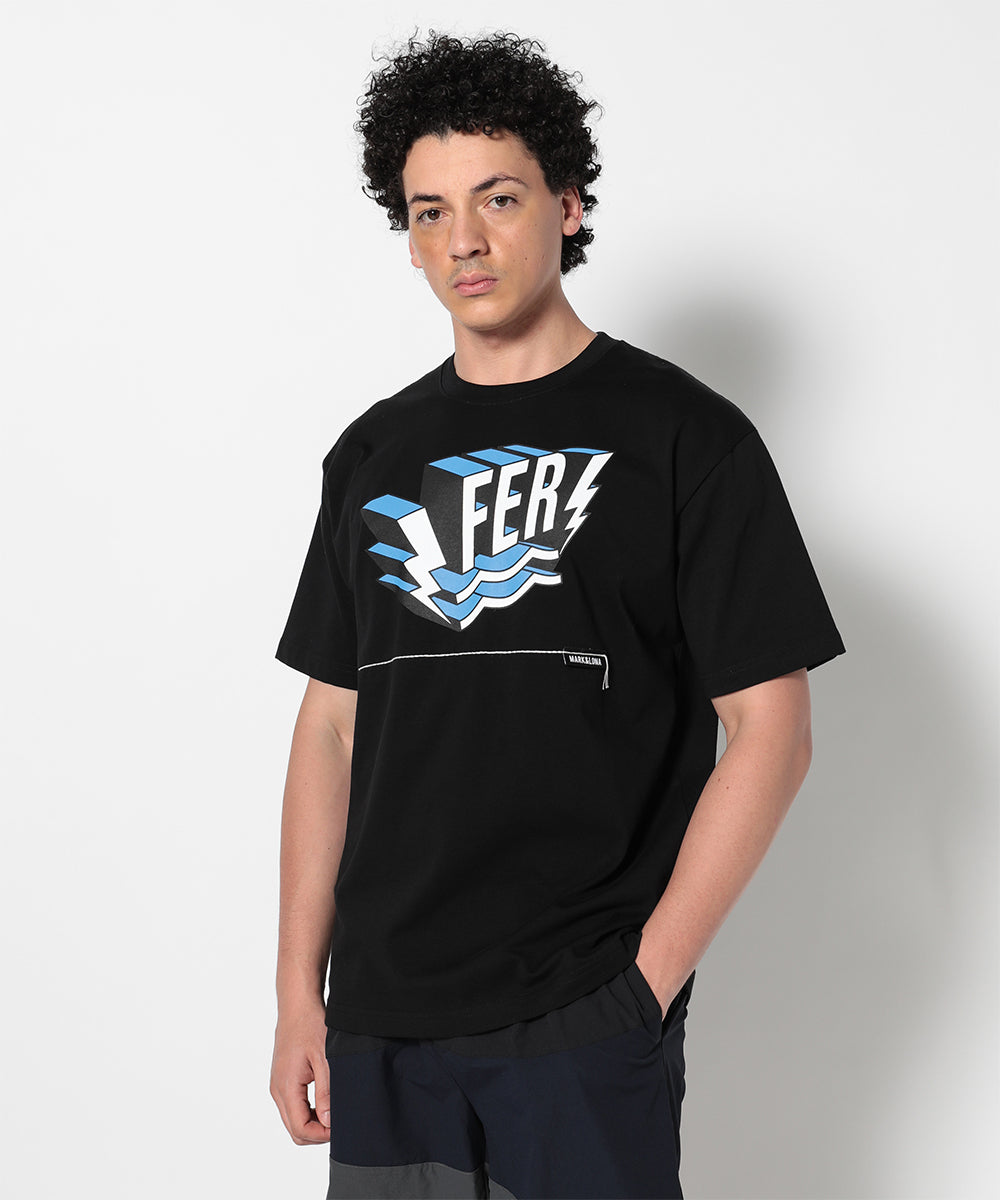 モデル:身長185cm,チェスト92cm,ウエスト77cm,ヒップ94cm,着用サイズL