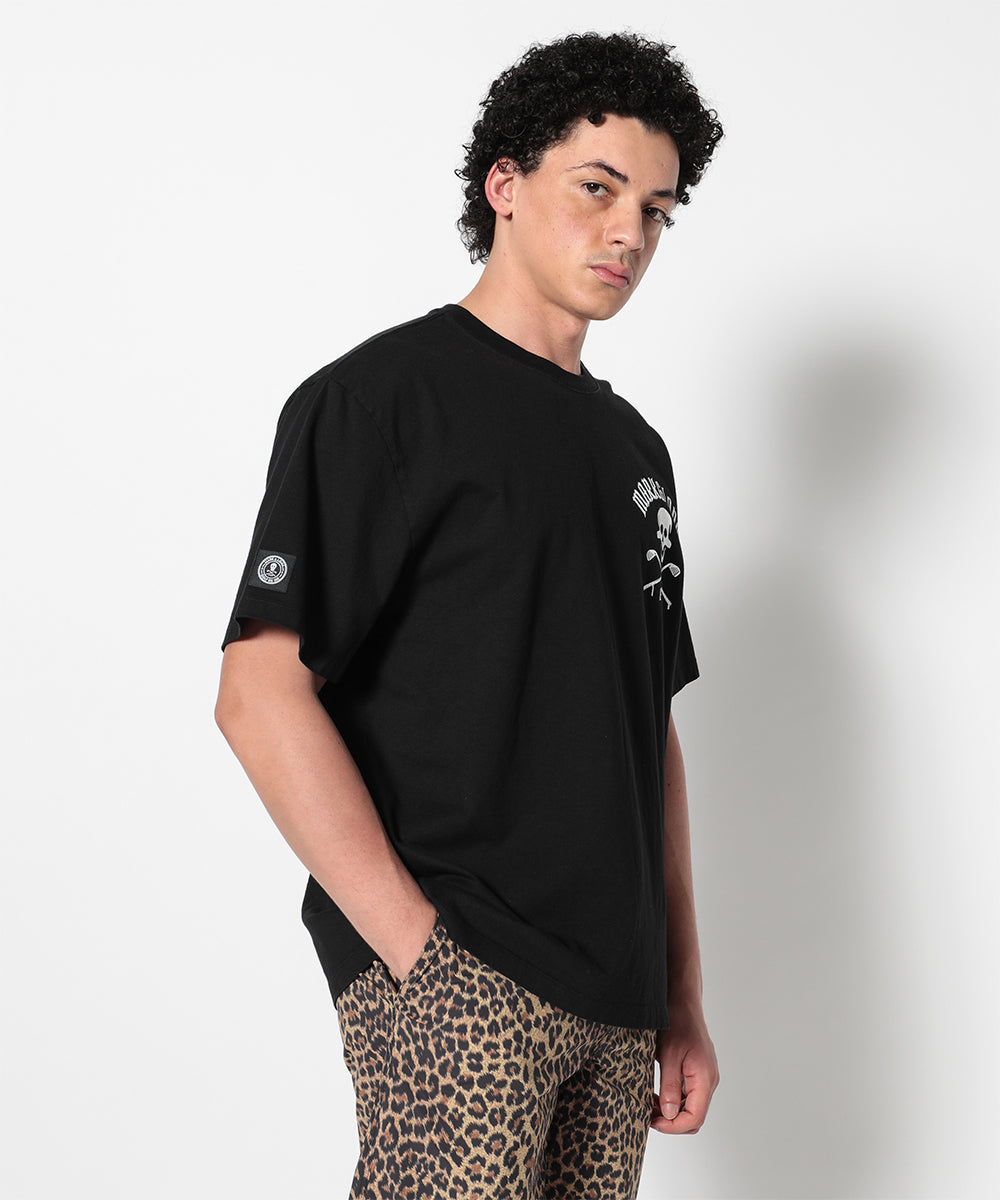 モデル:身長185cm,チェスト92cm,ウエスト77cm,ヒップ94cm,着用サイズL