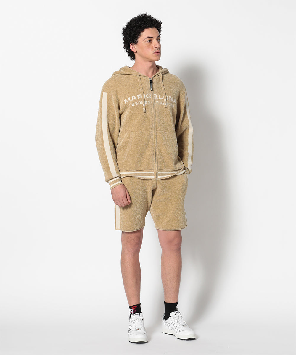 モデル:身長185cm,チェスト92cm,ウエスト77cm,ヒップ94cm,着用サイズL