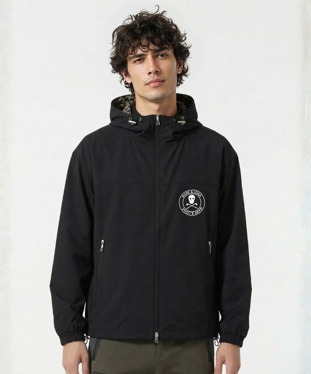 モデル:身長183cm, チェスト98cm, ウエスト78cm, ヒップ93cm 着用サイズL