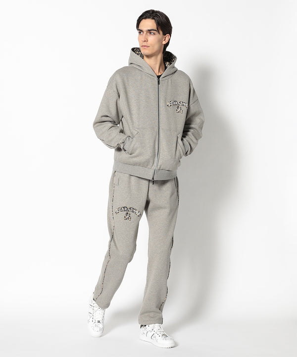 モデル:身長187cm,チェスト93cm,ウエスト78cm,ヒップ93cm,着用サイズL