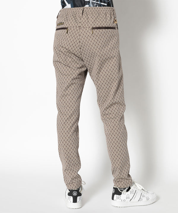 モデル:身長187cm,チェスト93cm,ウエスト78cm,ヒップ93cm,着用サイズL