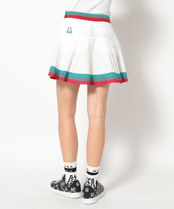 モデル:身長174cm,バスト77cm,ウエスト60cm,ヒップ88cm, 着用サイズM