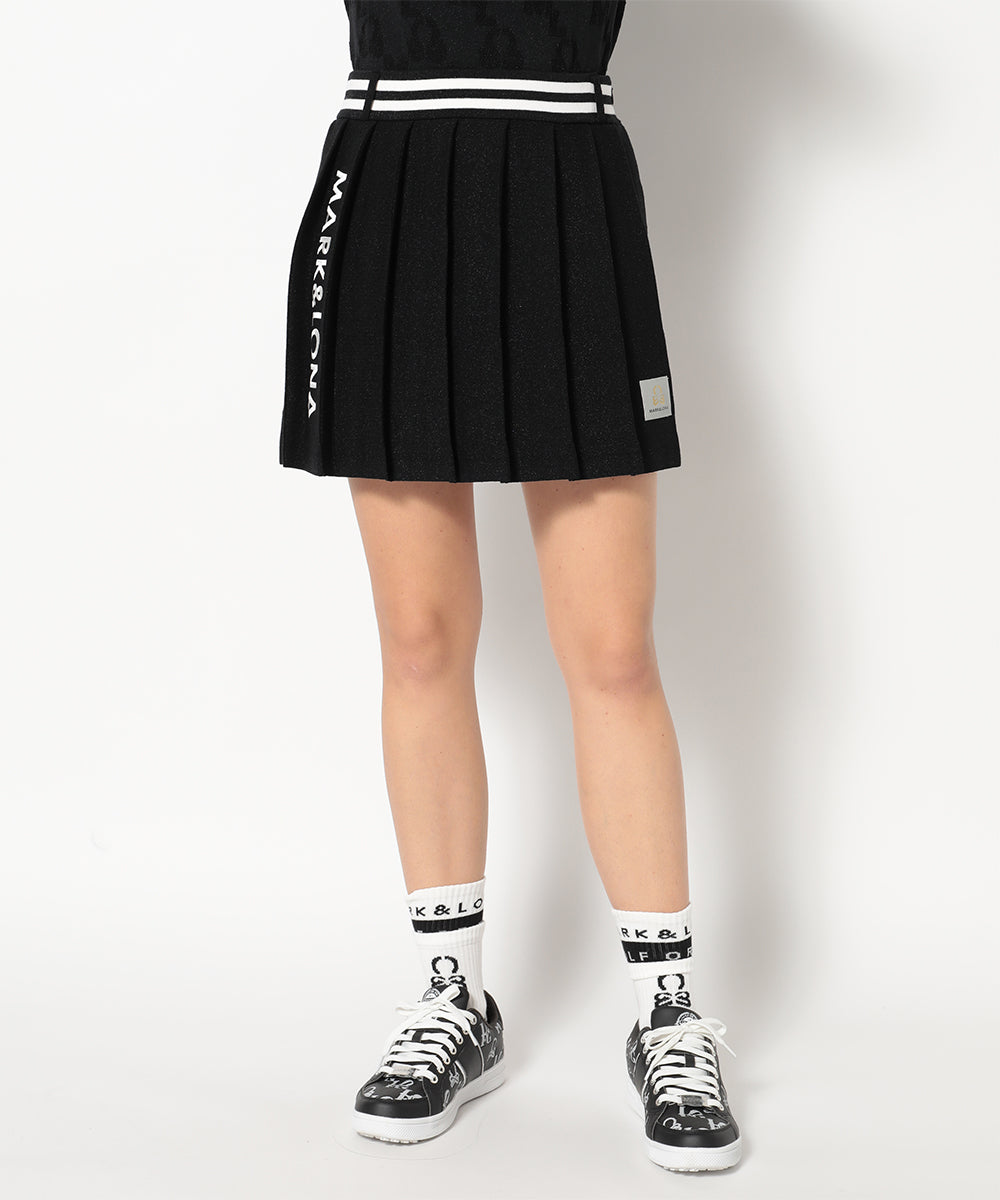 モデル:身長174cm,バスト77cm,ウエスト60cm,ヒップ88cm, 着用サイズM